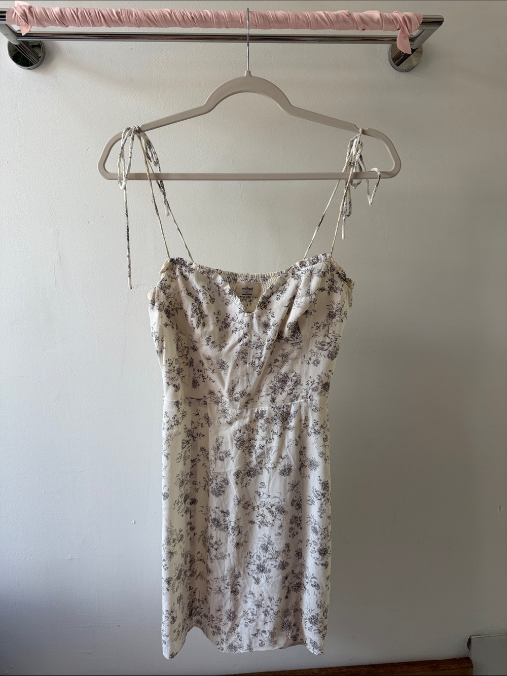 Wilfred Cream Floral Tie-Shoulder Slip Dress